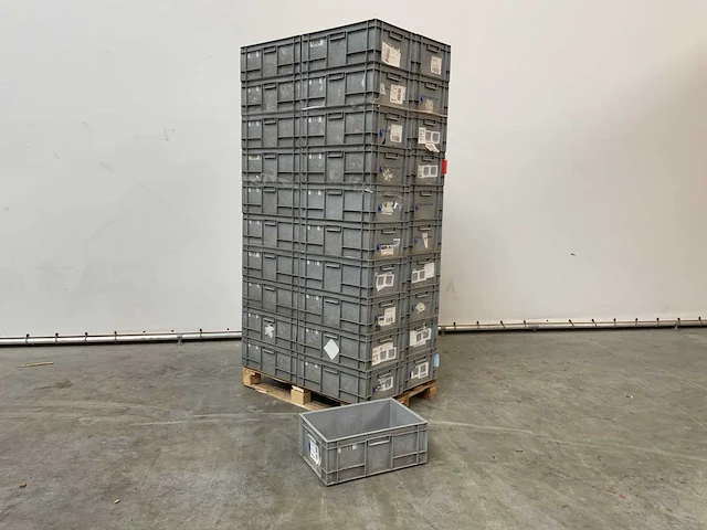 Magazijnbak 600x400x240mm (80x) - afbeelding 1 van  4