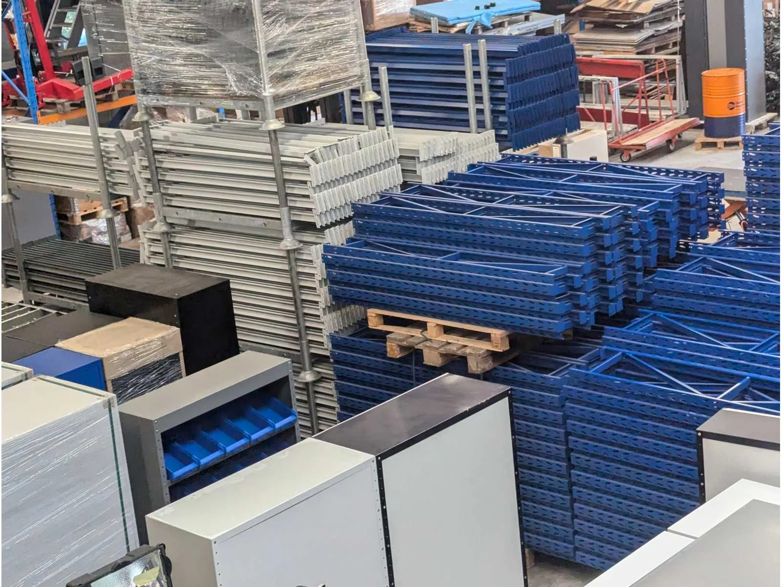 Magazijninrichting, intern transport en gereedschappen