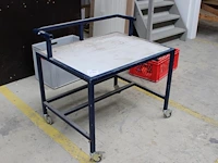 Magazijnkar met afmeting 90 x 70 x 69 cm. - afbeelding 1 van  2