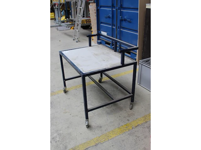 Magazijnkar met afmeting 90 x 70 x 69 cm. - afbeelding 2 van  2