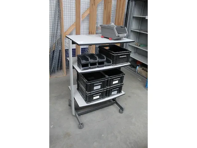 Magazijnkar met kunststoffen bakken. afmeting 75 x 55. hoogte 122,5 cm - afbeelding 5 van  5
