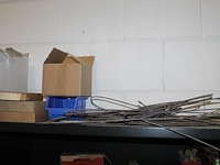 Magazijnkast gevuld met grote hoeveelheid vnl. rvs bevestigingsmaterialen w.o. bouten, moeren en ringen. ru... - afbeelding 6 van  6