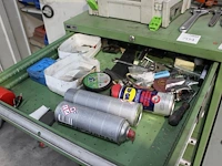 Magazijnkast huni met zes laden, gevuld met schuur- en polijstproducten waaronder schuur- en polijstkoppen,... - afbeelding 2 van  7