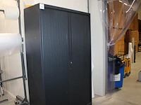 Magazijnkast met 2 roldeuren. afmeting 120 x 45 x 198 cm. let op: exclusief inhoud, ophalen na 13.00u. - afbeelding 1 van  2