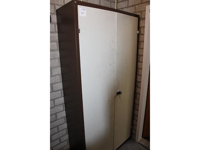 Magazijnkast met afmeting 97 x 40 x 187 cm. - afbeelding 2 van  3