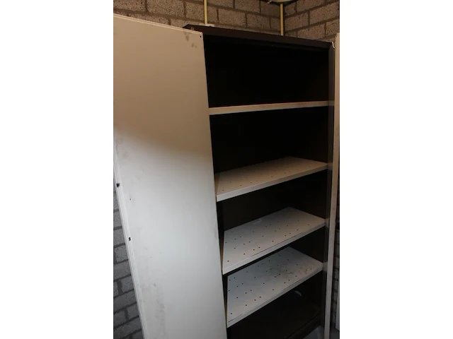 Magazijnkast met afmeting 97 x 40 x 187 cm. - afbeelding 3 van  3