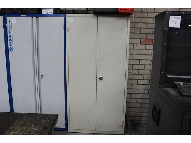 Magazijnkast met afmeting 98 x 40 x 197 cm. let op: exclusief inhoud. - afbeelding 1 van  3