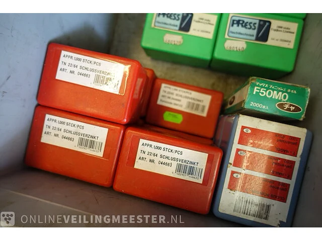 Magazijnkast met inhoud o.a. black & decker, makita - afbeelding 35 van  37