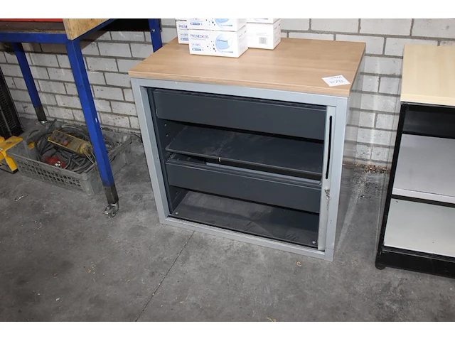 Magazijnkast met roldeur afm. 80 x 45 x 76 cm - afbeelding 1 van  1