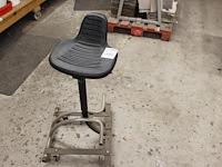 Magazijnkruk. - afbeelding 1 van  2