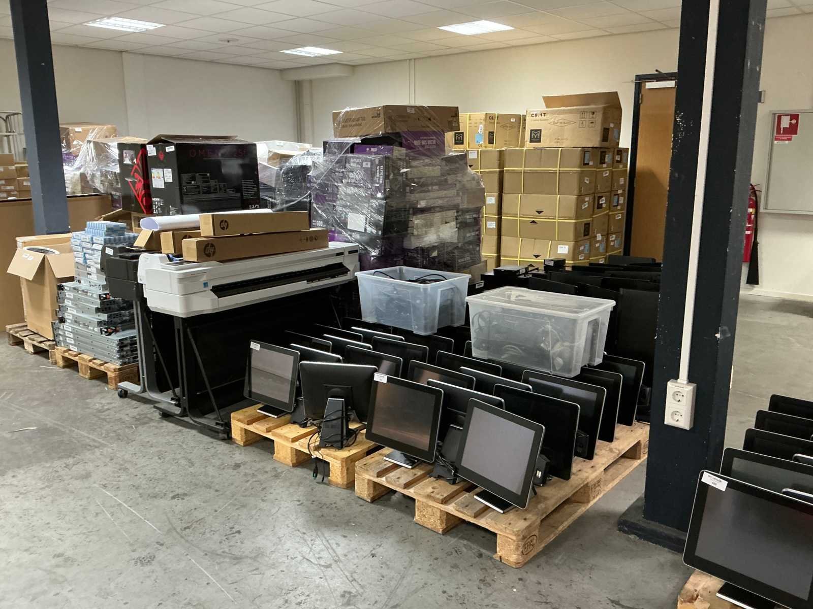 Magazijnopruiming computers, laptops en it equipment