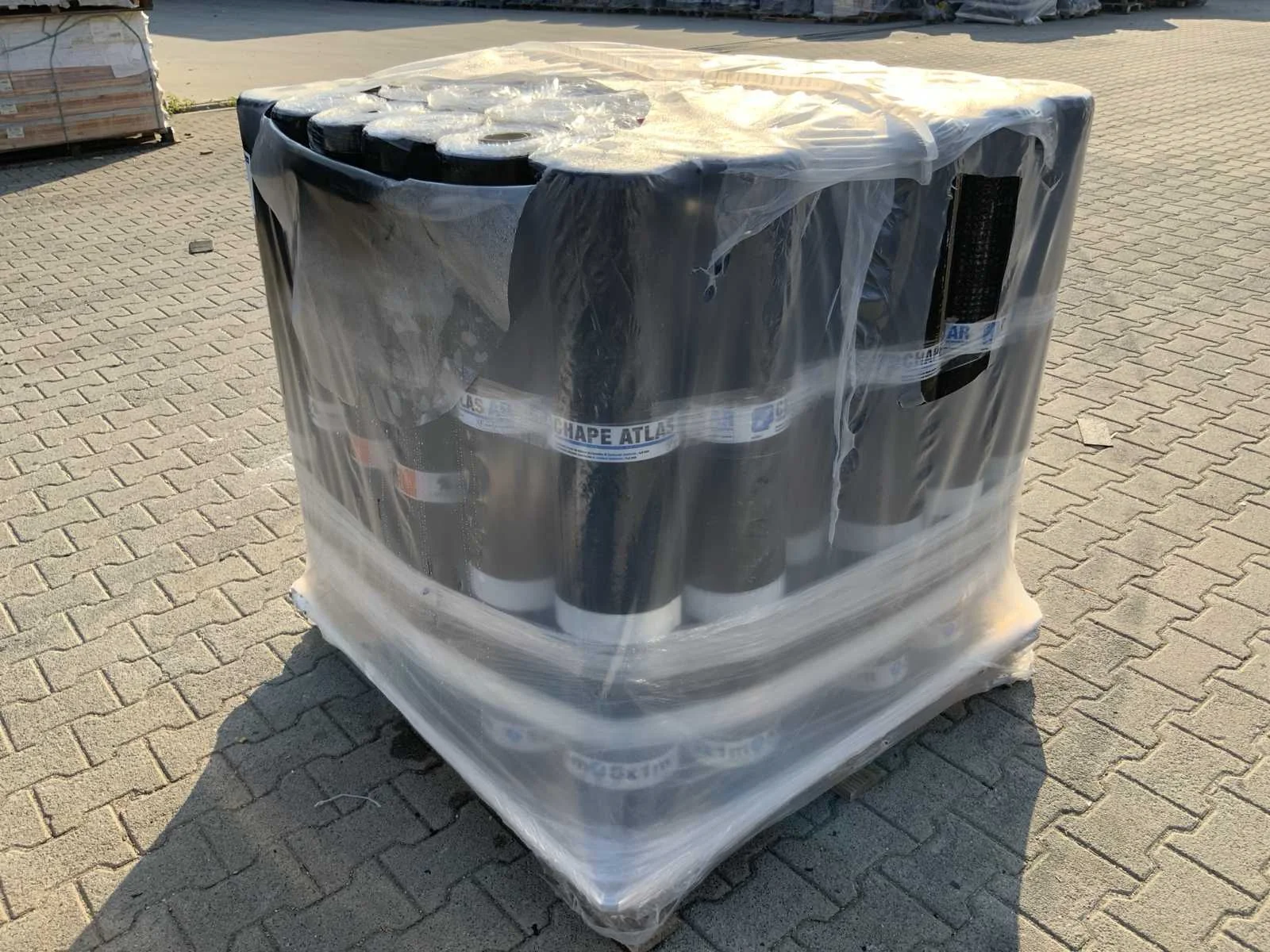Magazijnopruiming, dakleer, jäger direkt installatiemateriaal en thermoboxen