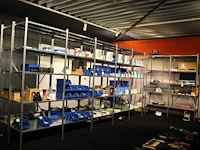 Magazijnstelling bestaande uit 15 staanders en 75 legborden. afmeting 100 x 40 x 240 cm. afhalen vanaf 11 uur.