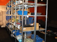 Magazijnstelling bestaande uit 15 staanders en 75 legborden. afmeting 100 x 40 x 240 cm. afhalen vanaf 11 uur. - afbeelding 2 van  4