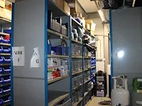 Magazijnstelling bestaande uit 19 secties van 100 x 65 cm, hoogte 2,45m. let op : ophalen na 13.00u. - afbeelding 1 van  4
