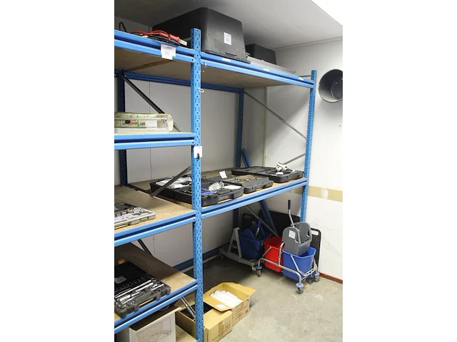 Magazijnstelling bestaande uit 3 staanders met afmeting 100 x 225 en 16 liggers met lengte 100 / 150 cm. le... - afbeelding 3 van  4