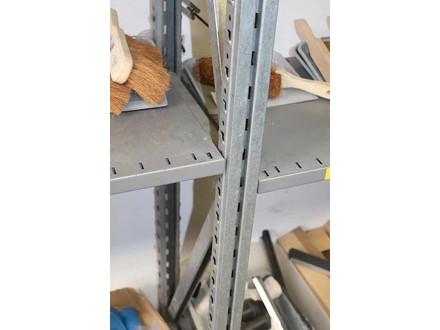 Magazijnstelling bestaande uit 3 staanders met afmeting 50 x 200 en 6 liggers met lengte 128 cm. let op: op... - afbeelding 3 van  3