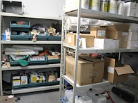 Magazijnstelling bestaande uit 9 staanders, 40 liggers en 18 legbladen. afmeting per sectie 150 / 200 x 60... - afbeelding 1 van  4
