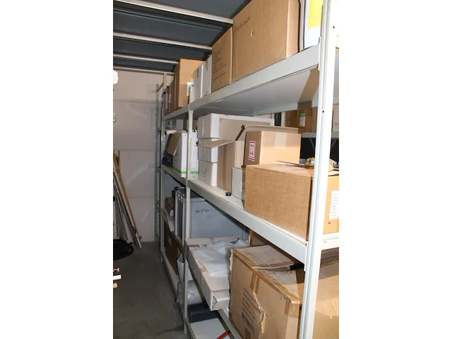 Magazijnstelling bestaande uit 9 staanders, 40 liggers en 18 legbladen. afmeting per sectie 150 / 200 x 60... - afbeelding 4 van  4