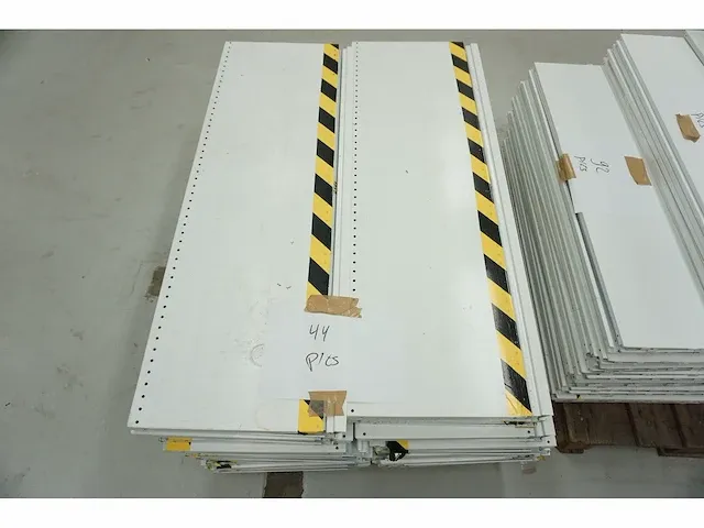 Magazijnstelling circa 50 meter - afbeelding 2 van  28