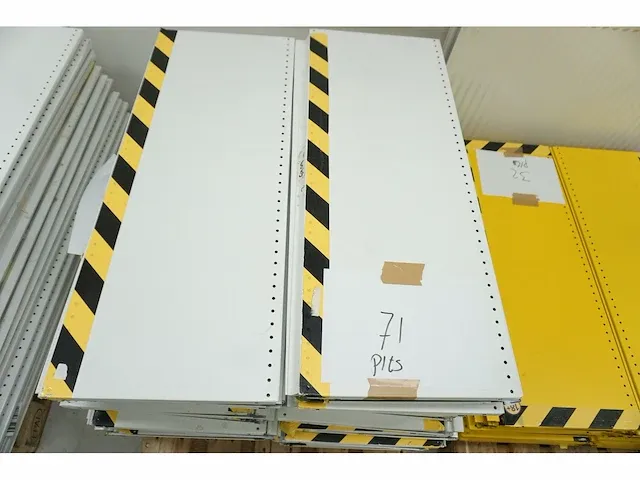 Magazijnstelling circa 50 meter - afbeelding 6 van  28