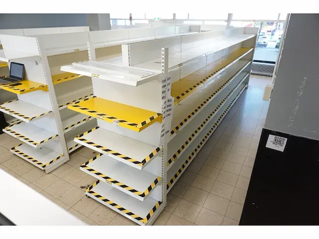 Magazijnstelling circa 50 meter - afbeelding 1 van  28