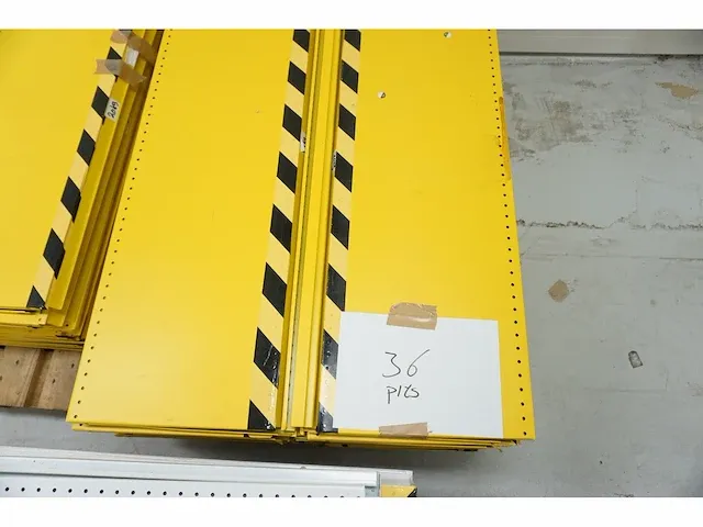 Magazijnstelling circa 50 meter - afbeelding 27 van  28