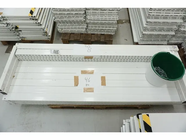 Magazijnstelling circa 50 meter - afbeelding 28 van  28