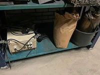 Magazijnstelling en kasten met inhoud - afbeelding 6 van  25