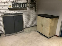 Magazijnstelling en kasten met inhoud - afbeelding 20 van  25