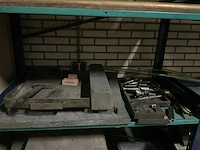 Magazijnstelling en kasten met inhoud - afbeelding 22 van  25