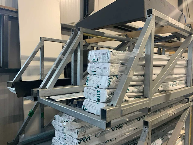 Magazijnstelling en stalen bokken 6 meter - afbeelding 9 van  10