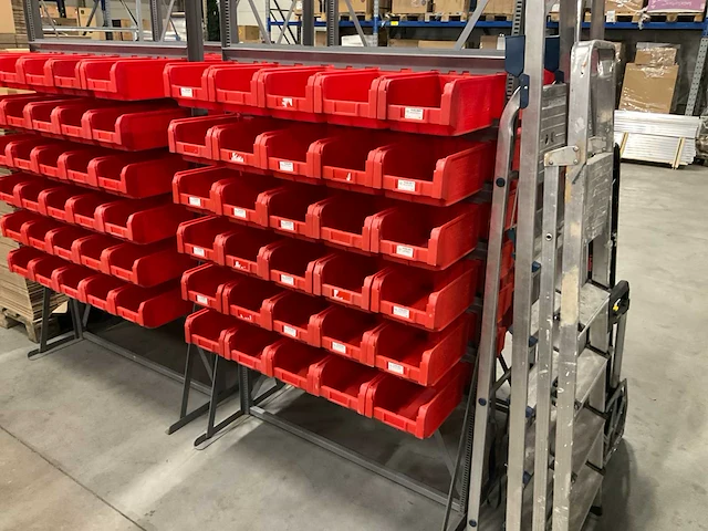 Magazijnstelling met 60 bakjes - afbeelding 1 van  3
