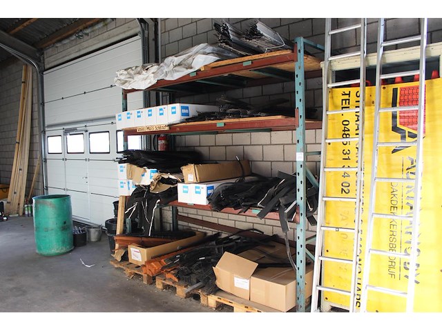 Magazijnstelling met 8 staanders en 18 leggers. afmeting 4 delen a 270 x 95 x 255 cm. let op: ophalen na 13... - afbeelding 1 van  3