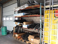 Magazijnstelling met 8 staanders en 18 leggers. afmeting 4 delen a 270 x 95 x 255 cm. let op: ophalen na 13... - afbeelding 1 van  3