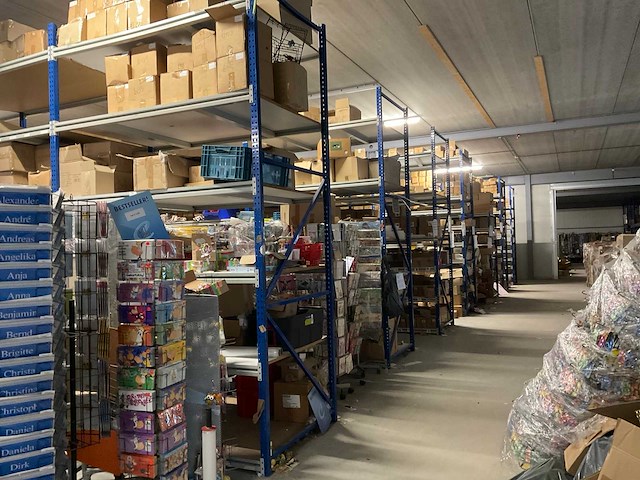 Magazijnstellingen (280 meter - 2901 m2) - afbeelding 8 van  12
