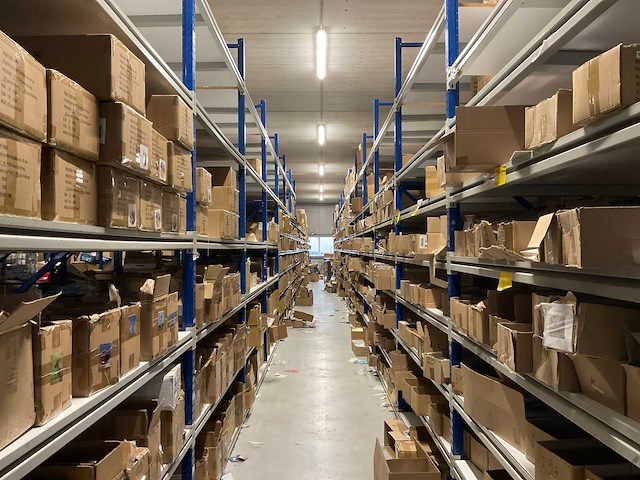 Magazijnstellingen (280 meter - 2901 m2) - afbeelding 10 van  12