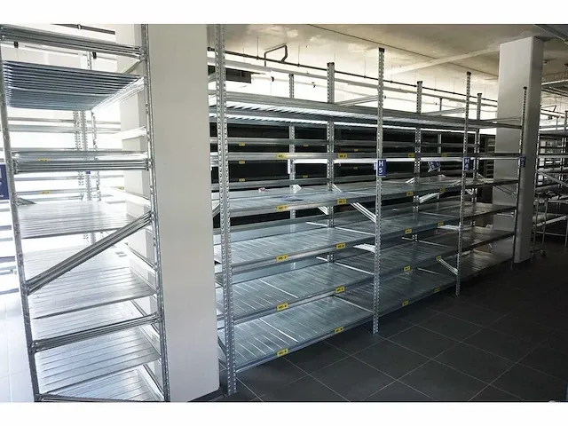 Magazijnstellingen 4,5 m (8x) - afbeelding 1 van  7