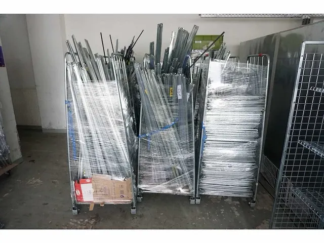 Magazijnstellingen circa 40 meter - afbeelding 4 van  5