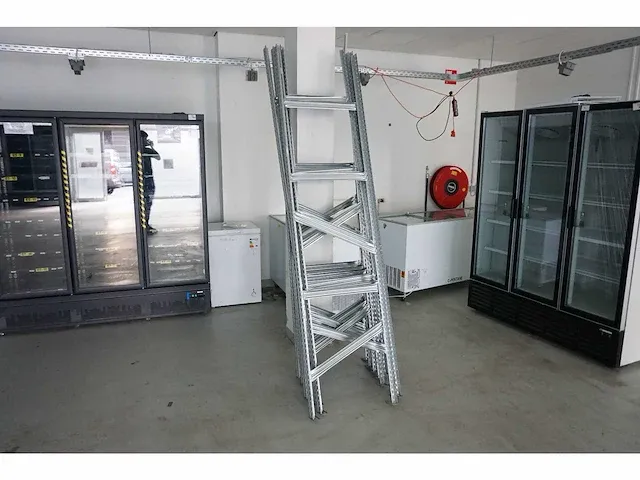 Magazijnstellingen circa 40 meter - afbeelding 5 van  5