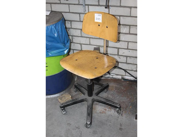 Magazijnstoel. - afbeelding 2 van  2