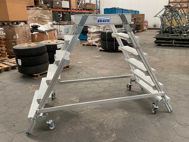 Magazijntrap - afbeelding 2 van  4