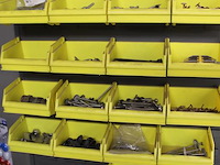 Magazijnvoorraadkast met inhoud w.o. bevestigingsmaterialen. afmeting 80 x 45 x 196 cm. - afbeelding 5 van  8