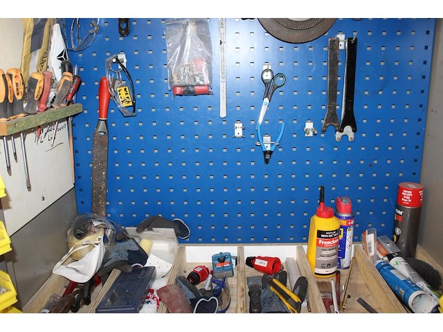 Magazijnvoorraadkast met inhoud w.o. bevestigingsmaterialen. afmeting 80 x 45 x 196 cm. - afbeelding 6 van  8