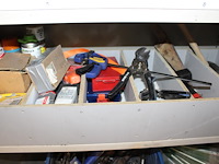 Magazijnvoorraadkast met inhoud w.o. bevestigingsmaterialen. afmeting 80 x 45 x 196 cm. - afbeelding 7 van  8