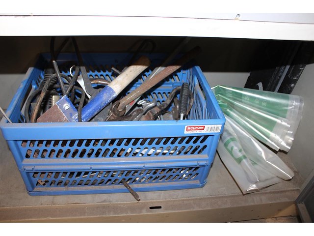 Magazijnvoorraadkast met inhoud w.o. bevestigingsmaterialen. afmeting 80 x 45 x 196 cm. - afbeelding 8 van  8