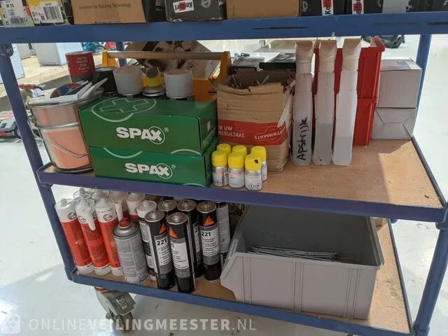 Magazijnwagen met divers ijzerwaar - afbeelding 10 van  36