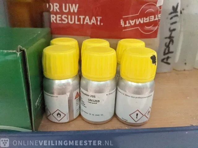 Magazijnwagen met divers ijzerwaar - afbeelding 14 van  36