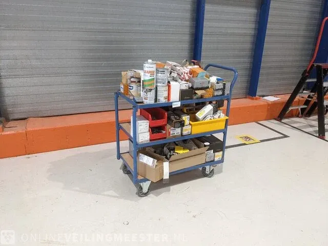 Magazijnwagen met divers ijzerwaar - afbeelding 12 van  36