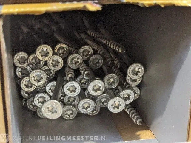Magazijnwagen met divers ijzerwaar - afbeelding 26 van  36
